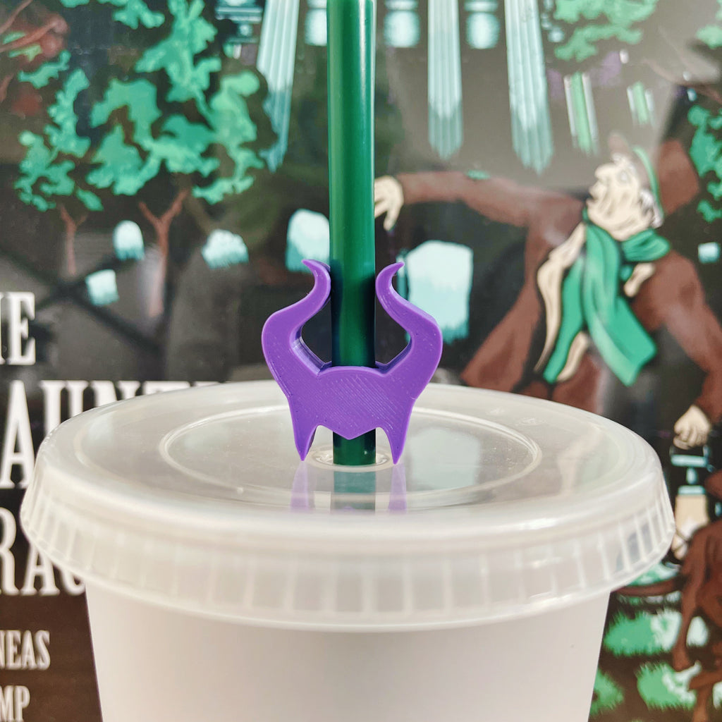 Villain Queen Straw Topper